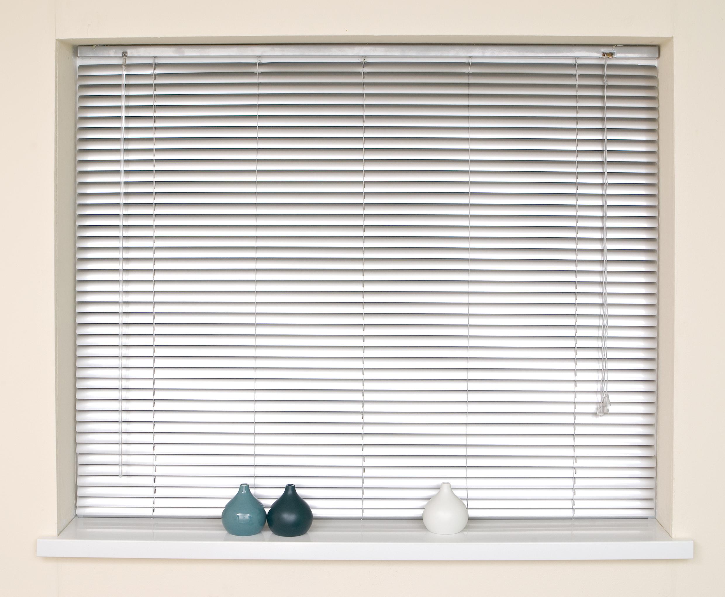 ways to clean blinds at home