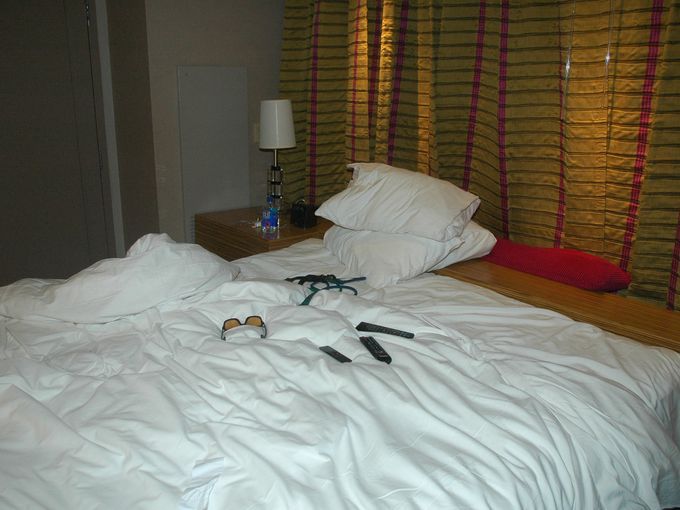 The hotel room bed of Chris Cornell