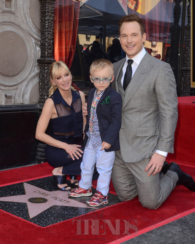 Chris Pratt, Anna Faris and their son, Jack at the Hollywood Walk of Fame