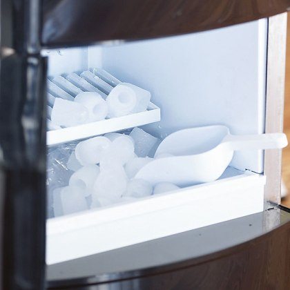 Top Freezer Refrigerator With Ice Maker