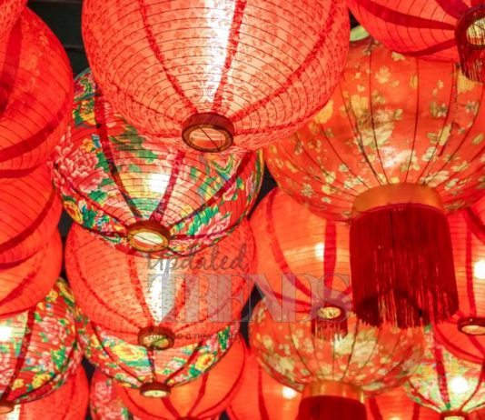red_chinese_lanterns
